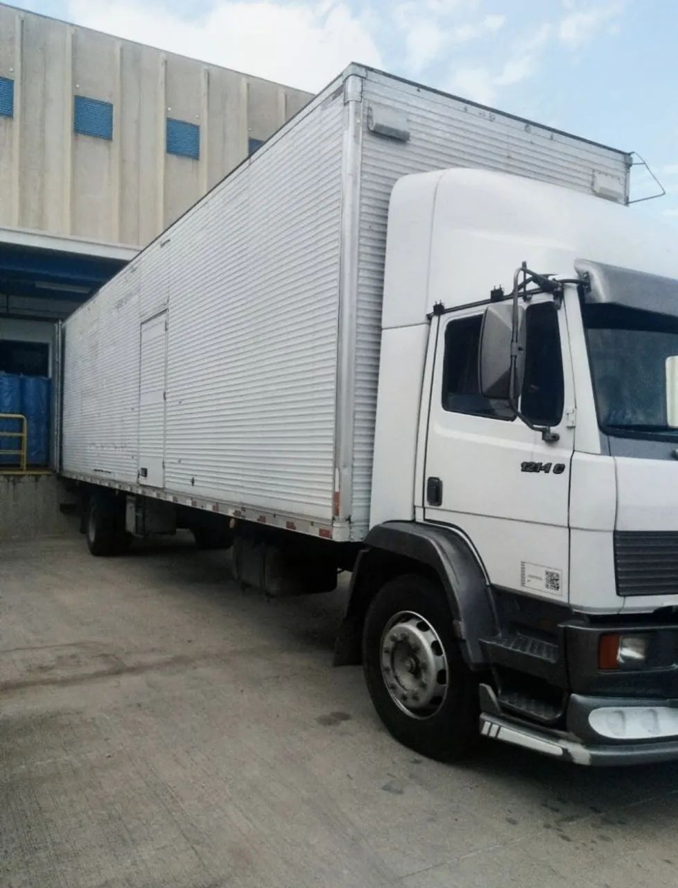 Mb 1214 c baú alongado  - Foto 4