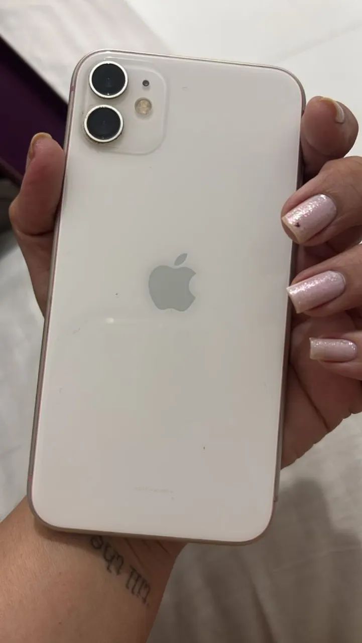 iPhone 11 branco 64gb