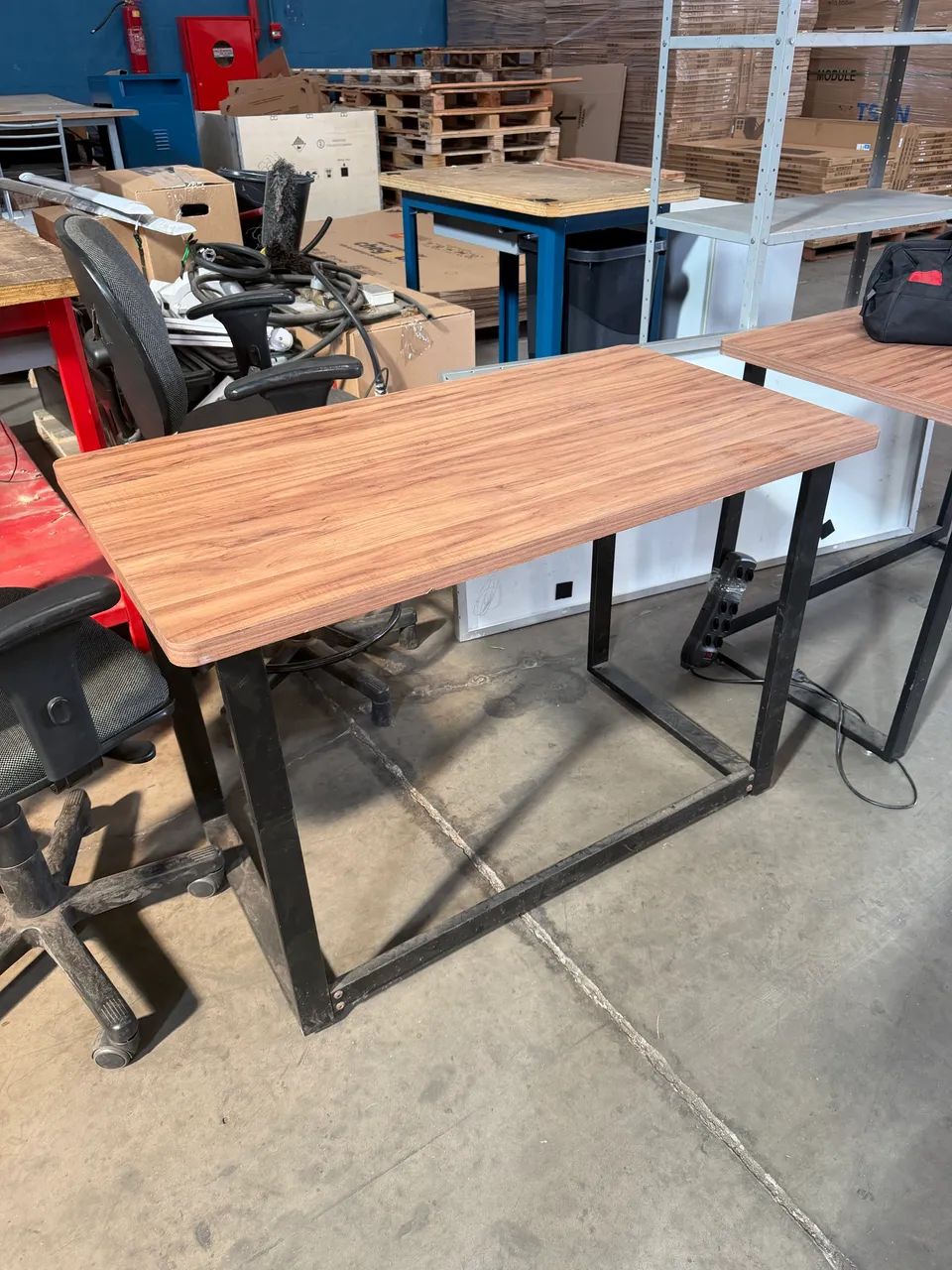 Mesa escrivaninha para estudo e trabalho