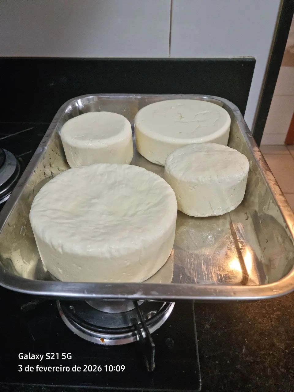 Queijo artesanal, faço e vendo, fresco e meia cura. - Foto 3