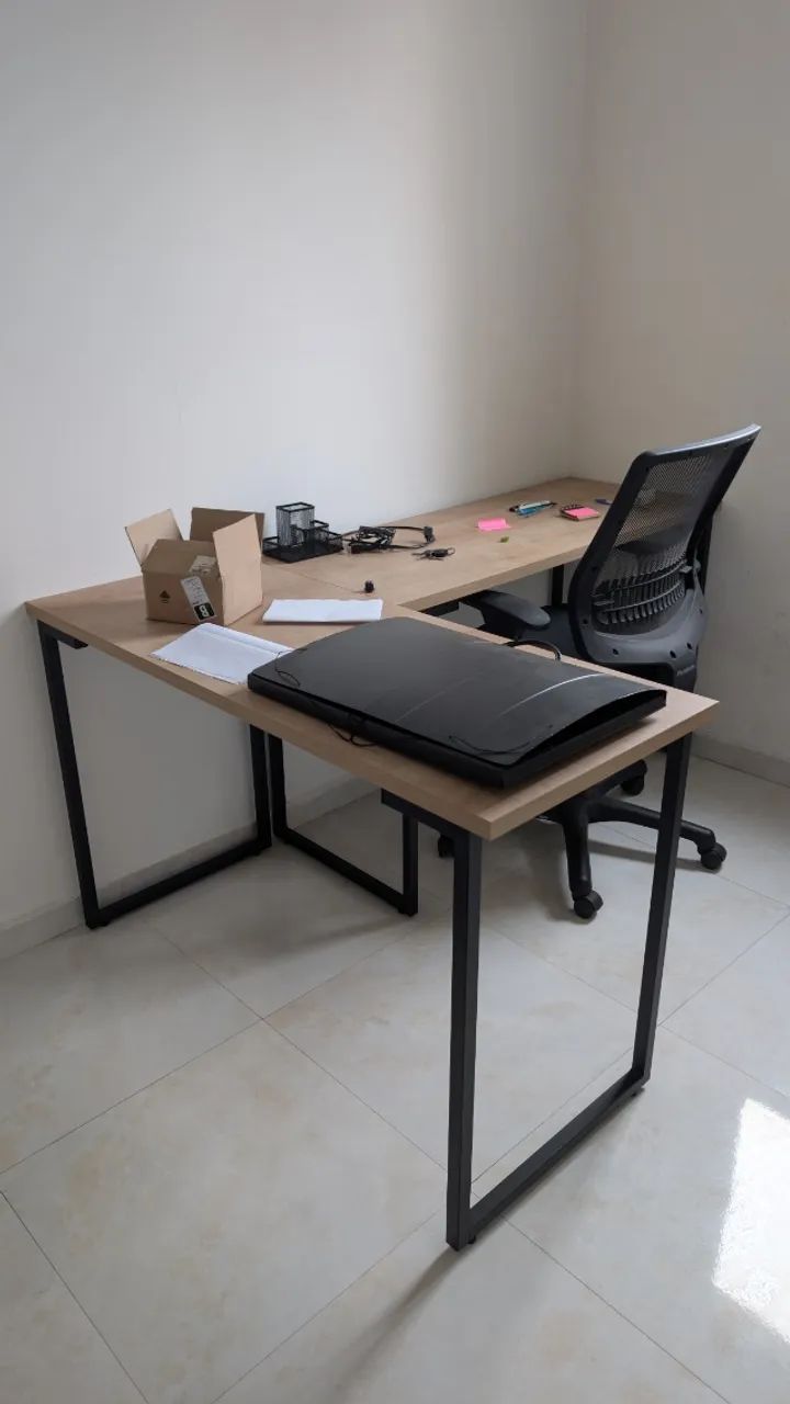 Kit 2 escrivaninhas e cadeira de escritório