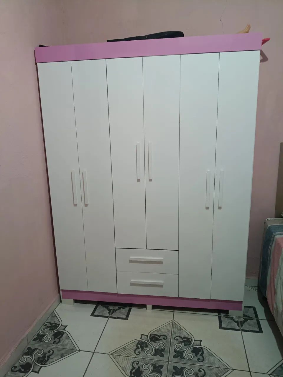Vendo guarda roupa infantil pouco tempo de uso