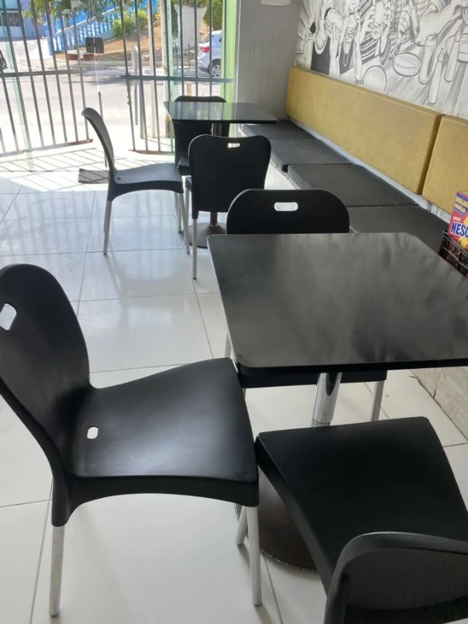 Kit Mesa com 4 cadeiras para comércio