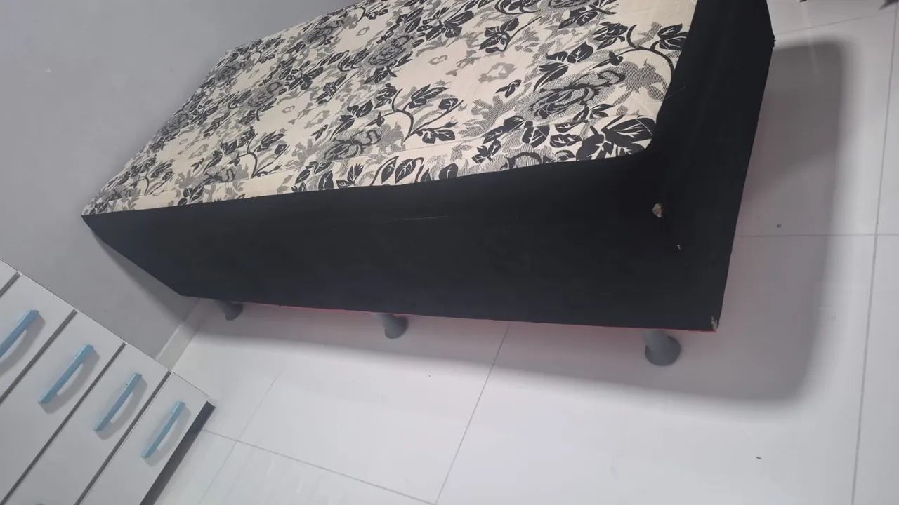 Vendo cama de solteiro e uma cômodo  - Foto 4