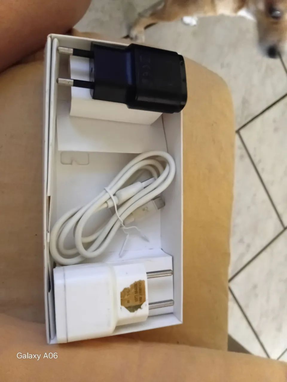 Vendo carregador original vai com 2 fontes