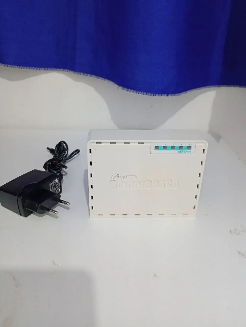 Mikrotik RB 750Gr3 (Pra vender logo) - Foto 3