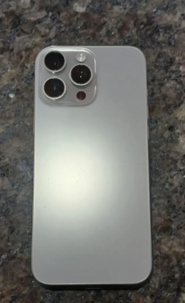 iPhone 16 pro max - Foto 2