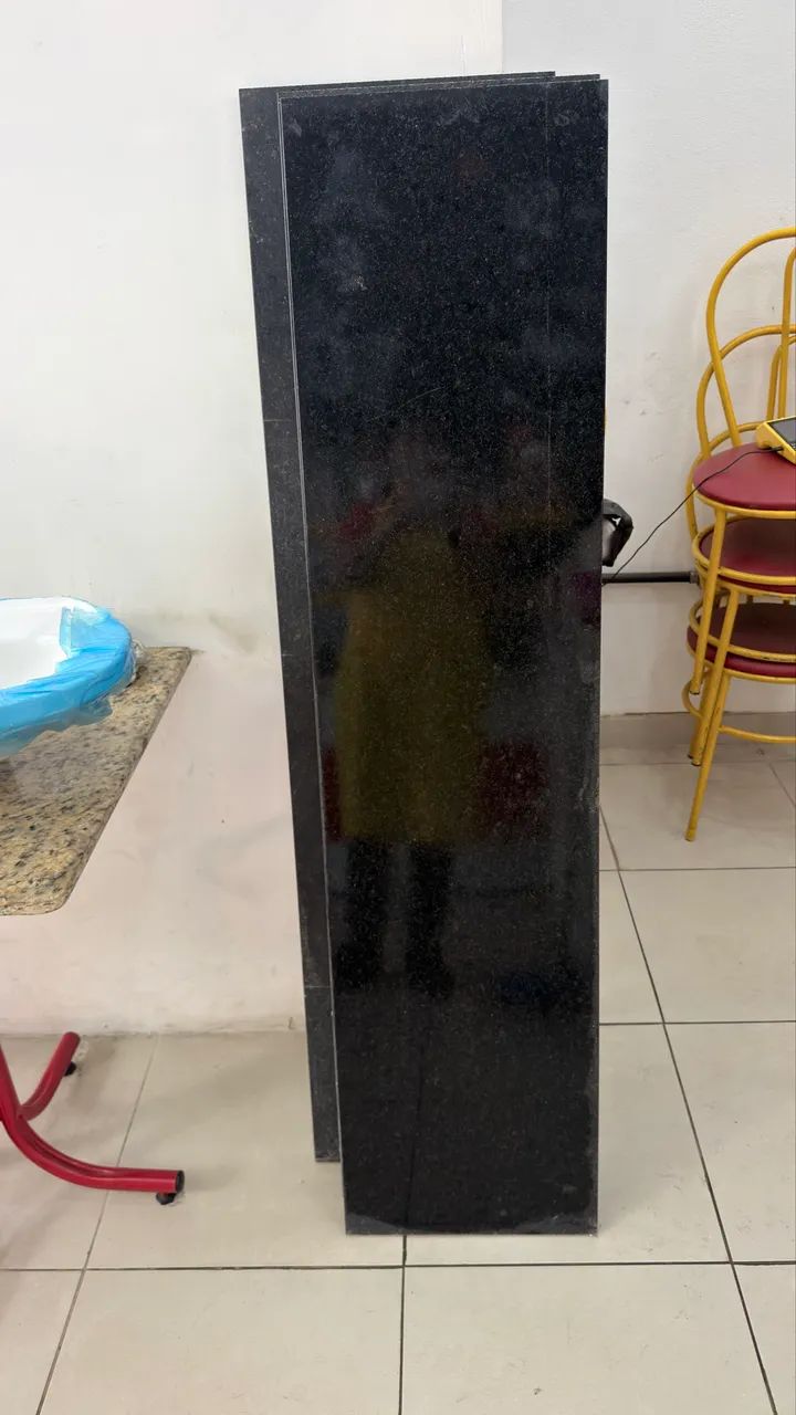 Três peças de granito 