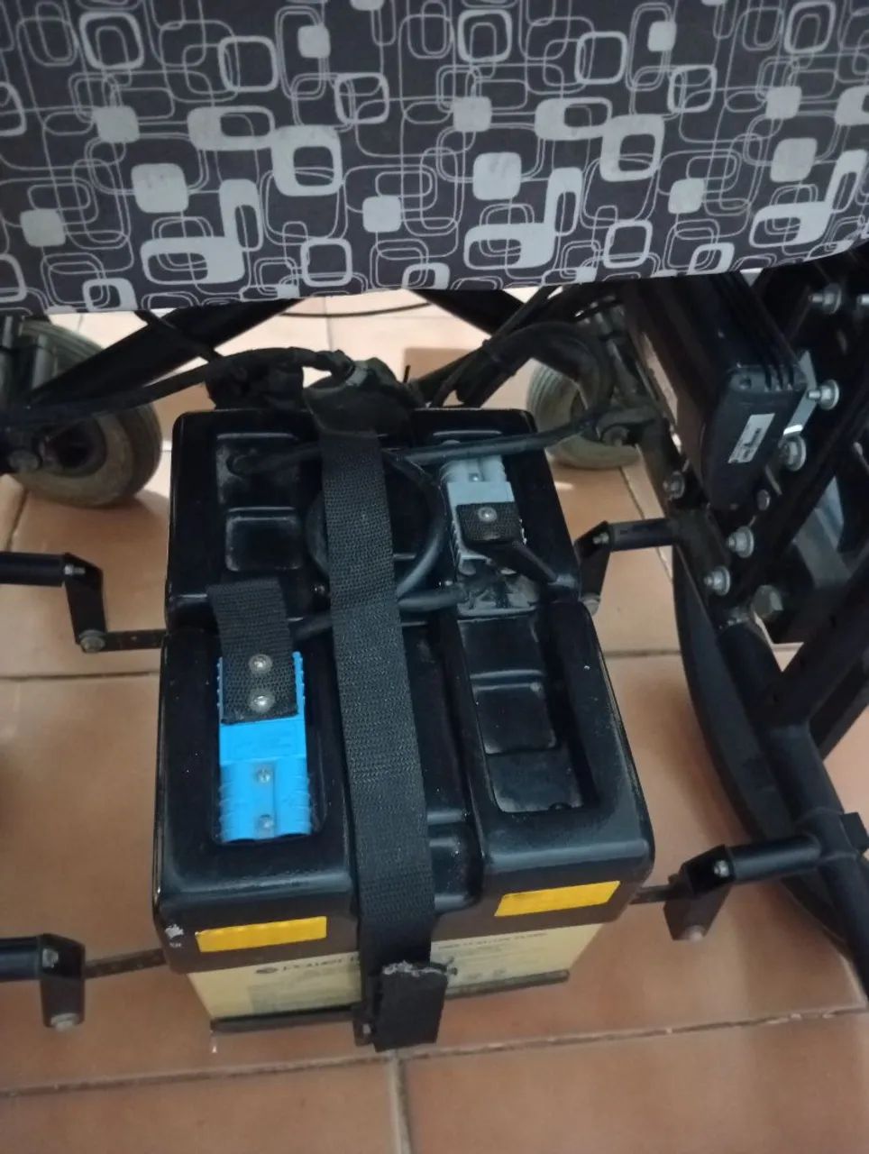 Cadeira de rodas eletrônica  - Foto 2
