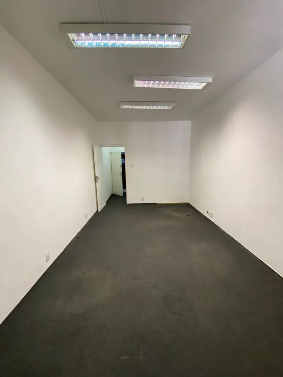 Locaçao sala comercial no coraçao do centro - RJ - Foto 2