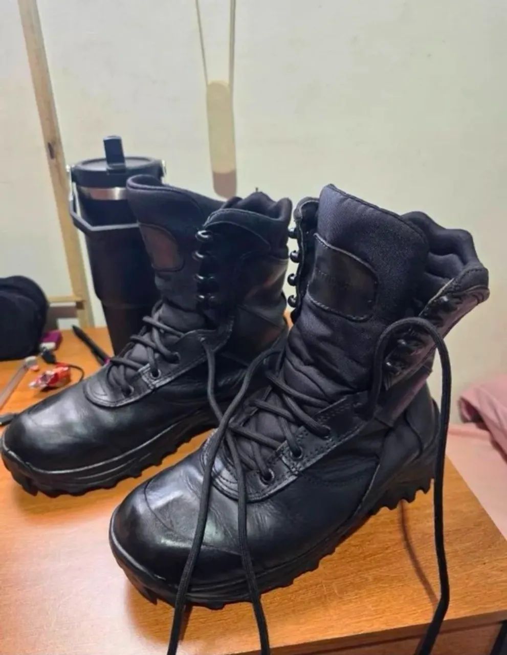 Vendo coturno couro legítimo 