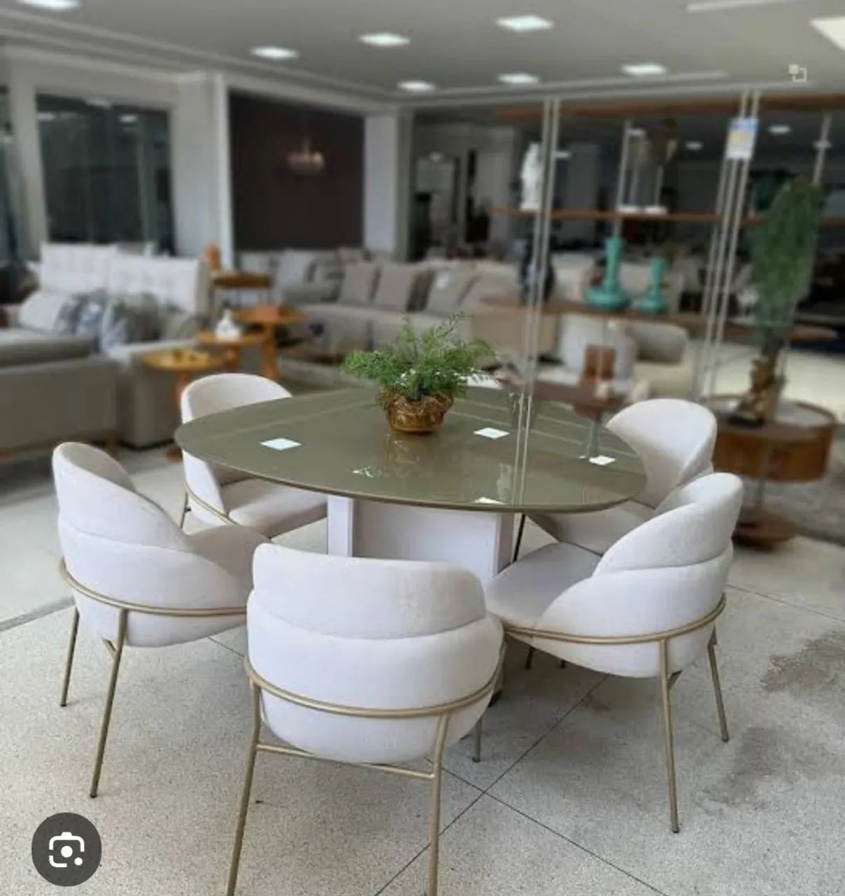 Vendo mesa organica com 6 cadeiras 