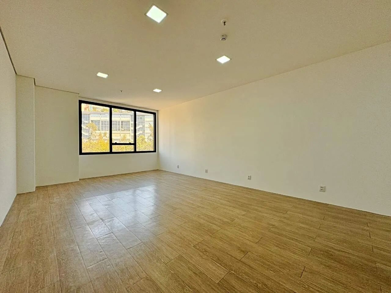 SALA COMERCIAL PARA LOCAÇÃO NO BAIRRO VILA DA SERRA - Foto 3