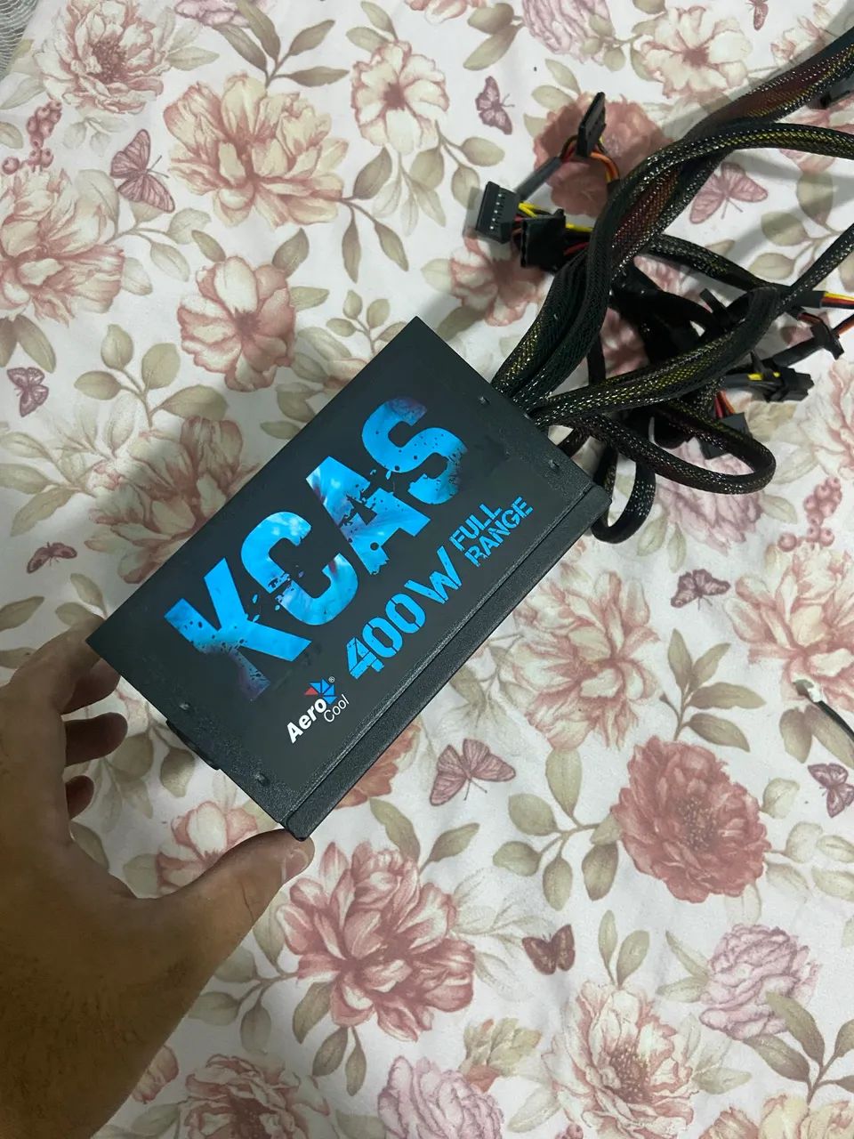 Fonte 400w 80plus pra ir embora logo 