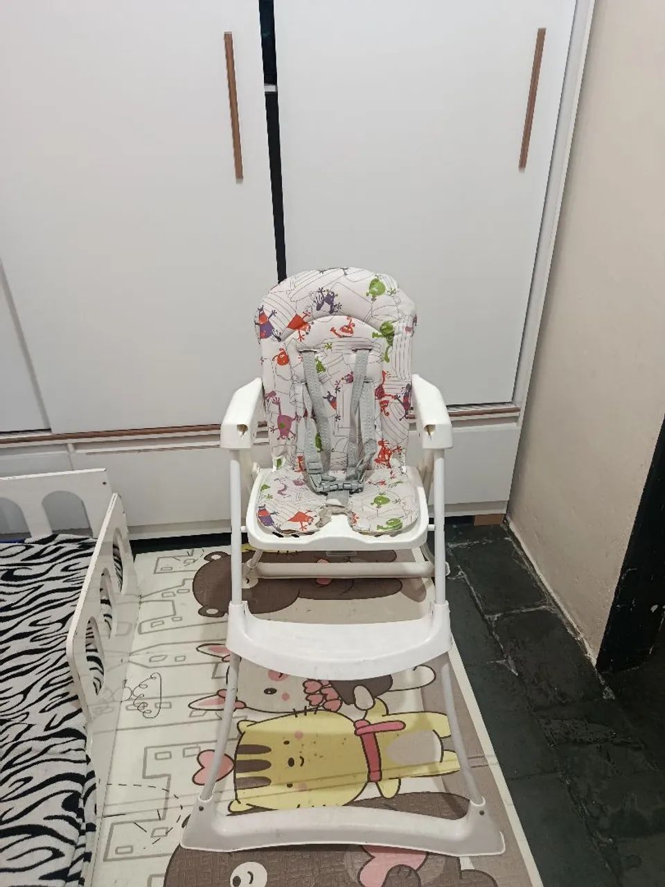 Cadeirinha de alimentação 