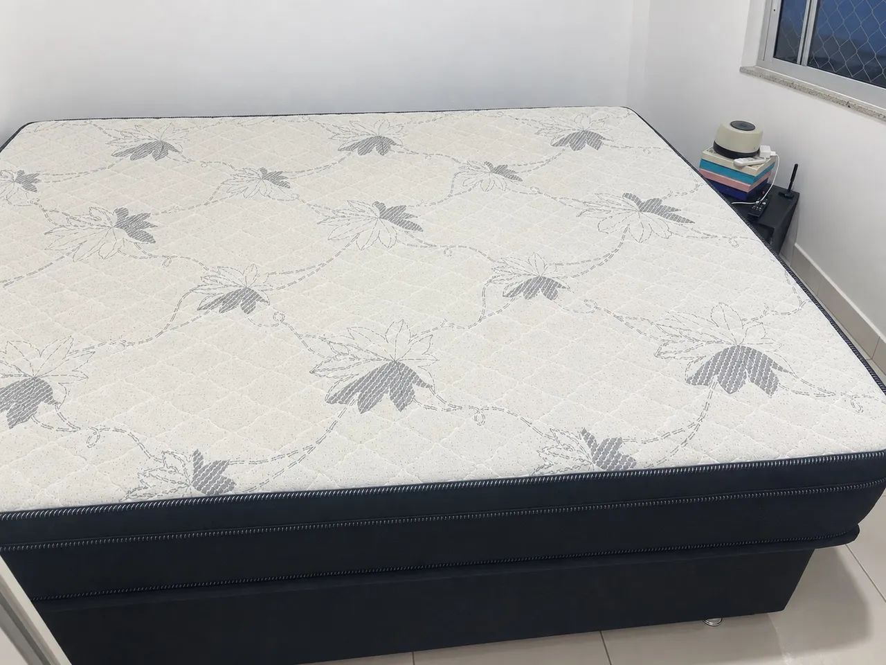 Cama box queen com baú ortobom 