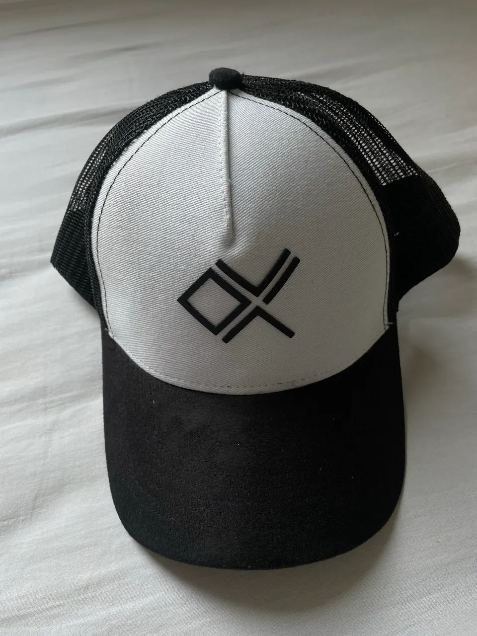 Bone Preto e Branco
