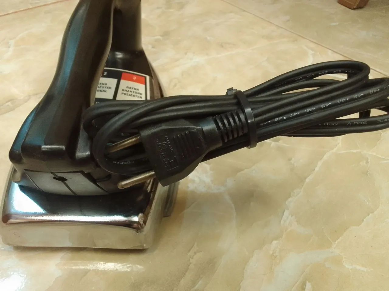 Ferro antigo BLACK  e DECKER  - Foto 3