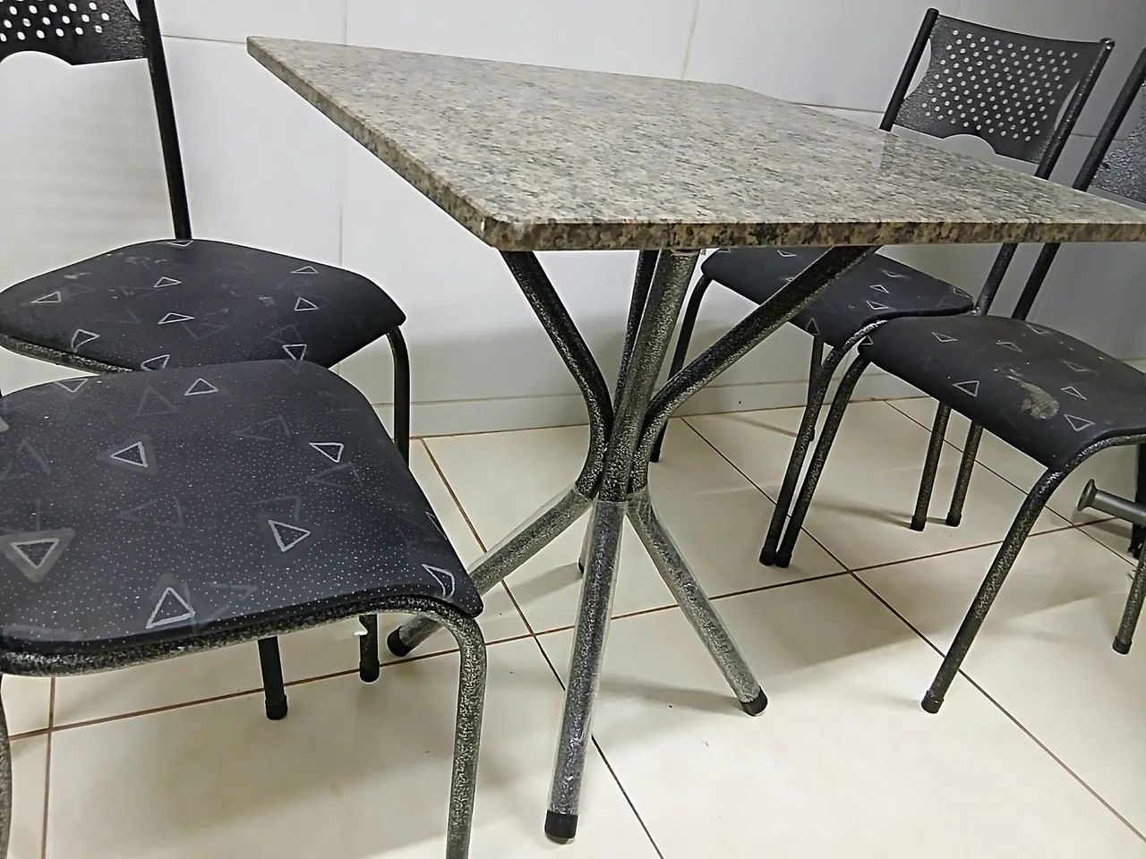 Mesa com 4 cadeiras - ENTREGA! - Foto 3