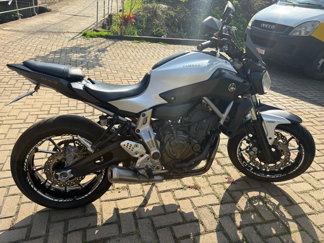 YAMAHA MT - 07 - Foto 5