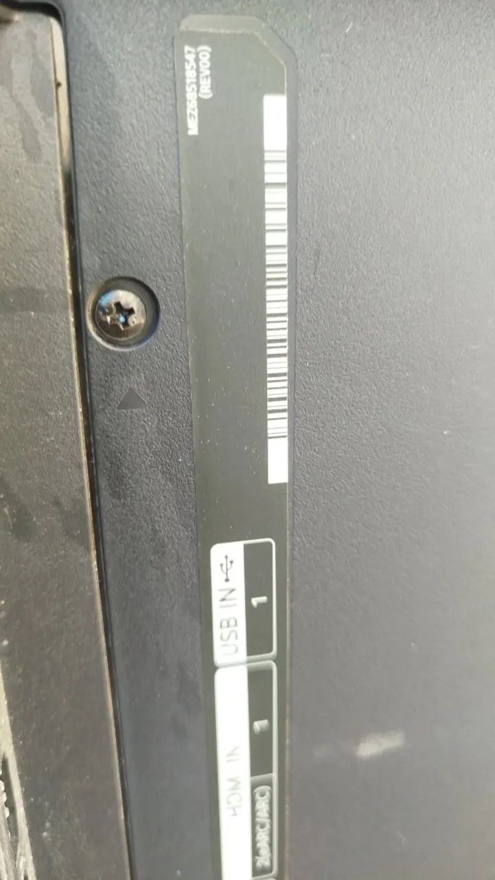 Tv 65 polegadas LG 4k para retirada de peças tela trincada e quebrada cem base peças orige