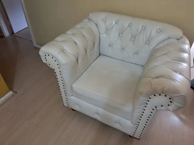 Conjunto de Sofás Clássicos Estilo Chester - 2 Lugares + 2 Poltronas - Foto 4