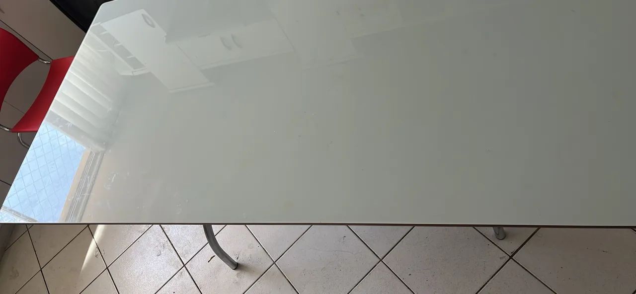 Vendo mesa Tampo mdf com vidro  - Foto 2