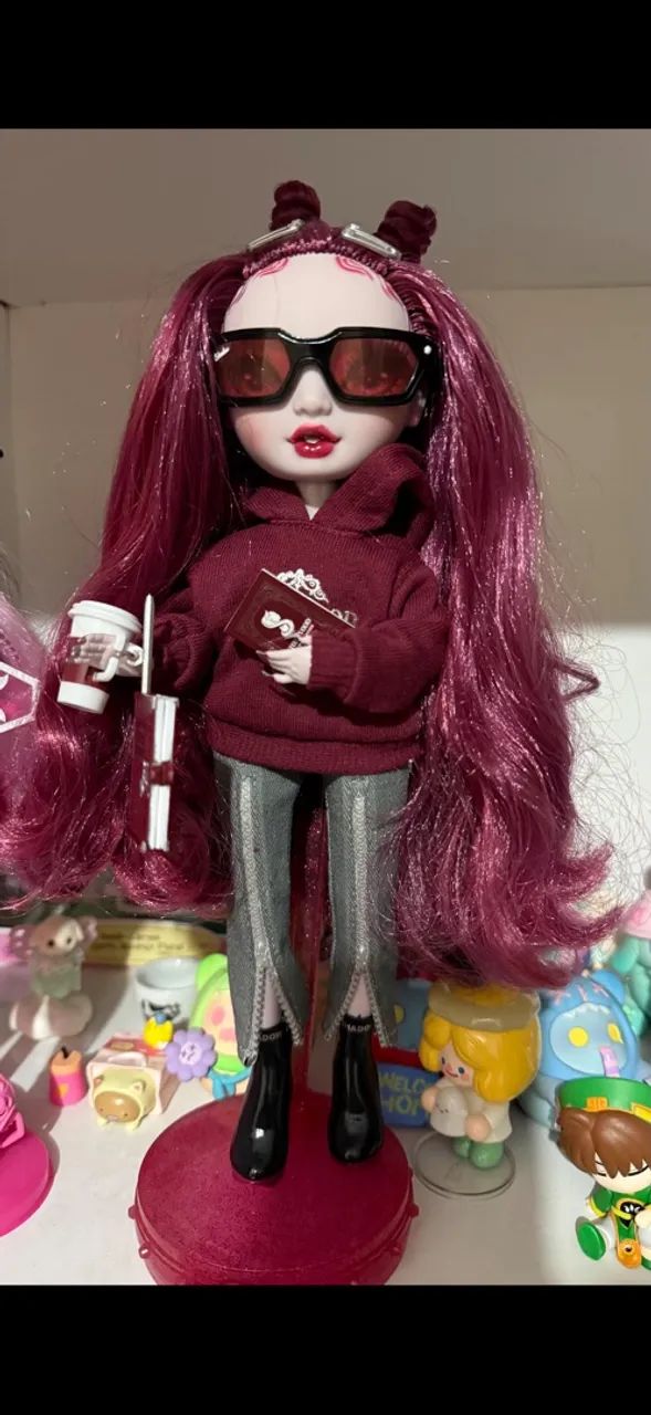 BONECA SHADOW HIGH / RAINBOW / SCARLET ROSE  - Foto 3