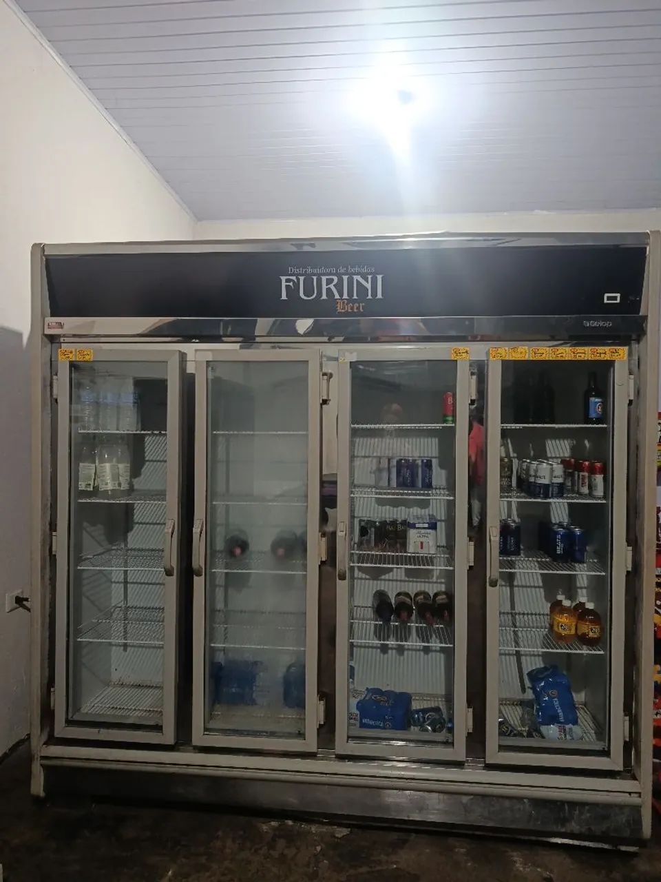 Vendo esse expositor de bebidas 
