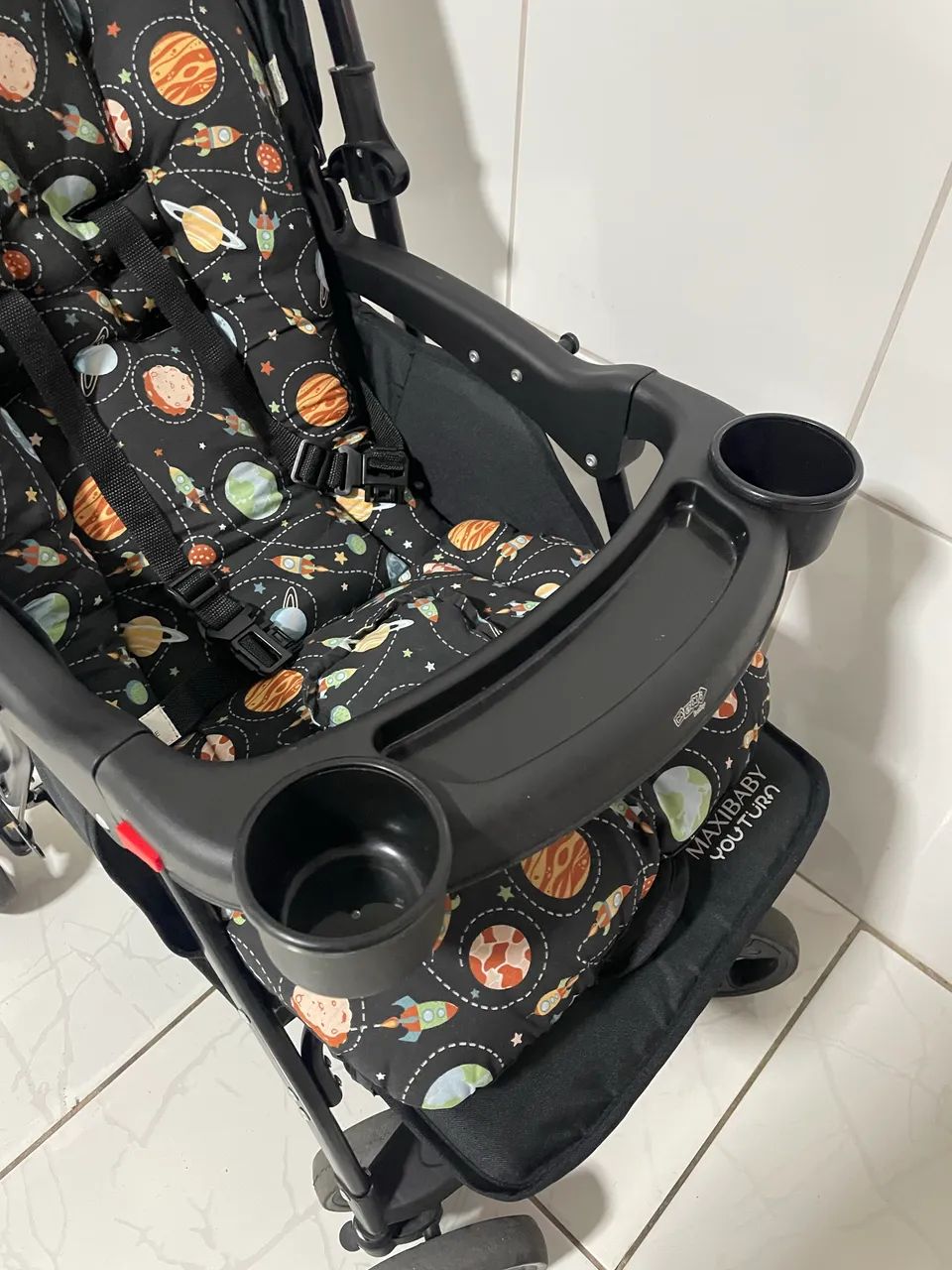 Carrinho de bebê com alça reversível - Foto 4