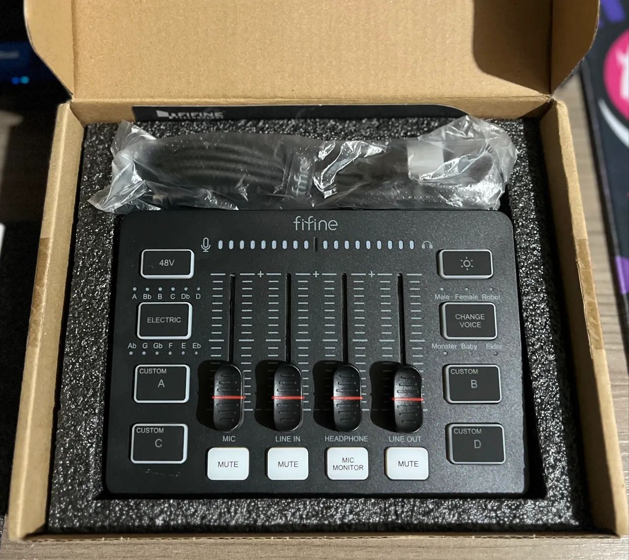 Mixer de áudio Fifine Sc3