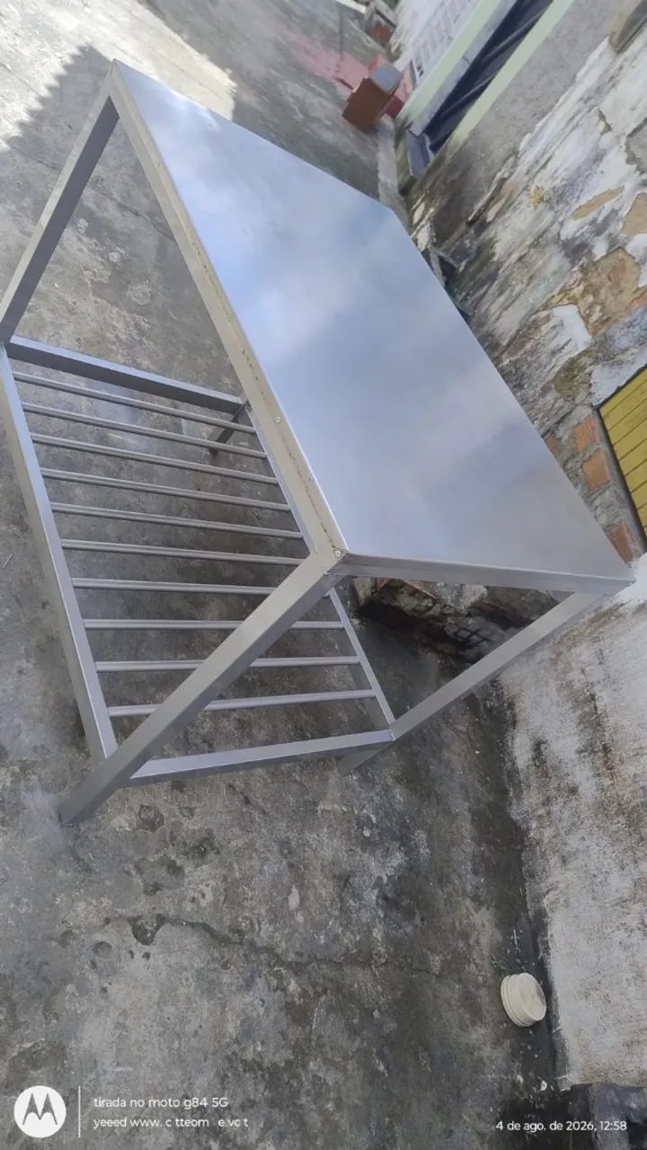 Mesa de ferro com tampo de inox - Foto 3