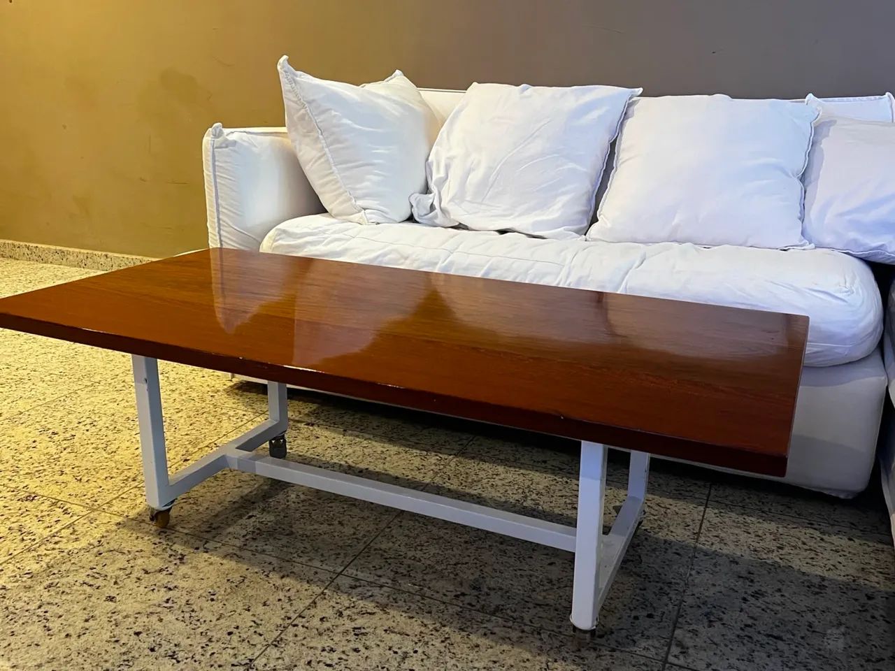 mesa de madeira maciça 