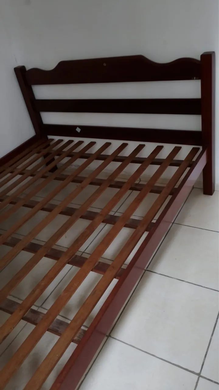 Vendo cama casal com colchão 