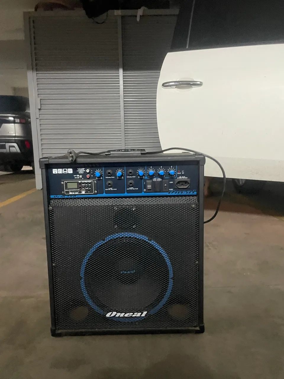 caixa acústica multiuso amplificada da marca Oneal, modelo OCM 190