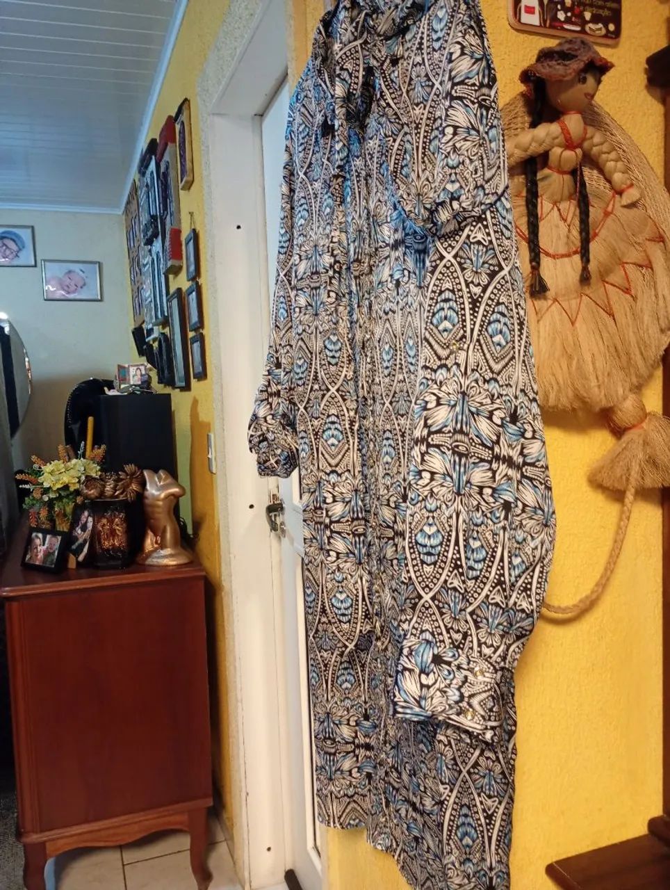 Vestido azul florido com cinto GG  - Foto 4