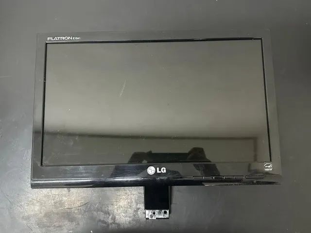 Monitor LG, de 15 polegadas