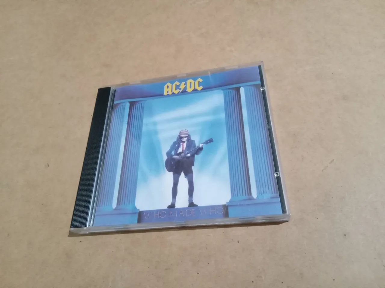 Cd ac dc Who made who