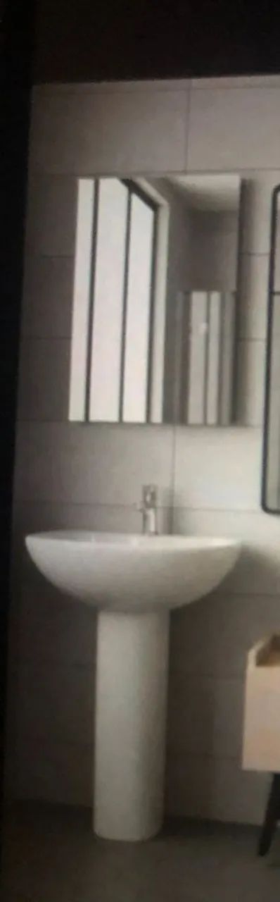 Vendo uma pia pra banheiro 