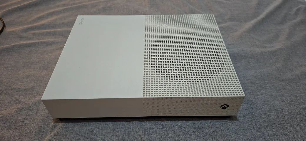 Xbox One S All Digital 1Tb com controle