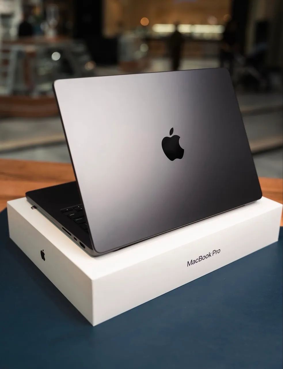 MACBOOK PRO M5 - 1TB / 16GB RAM - NOVO A PRONTA ENTREGA