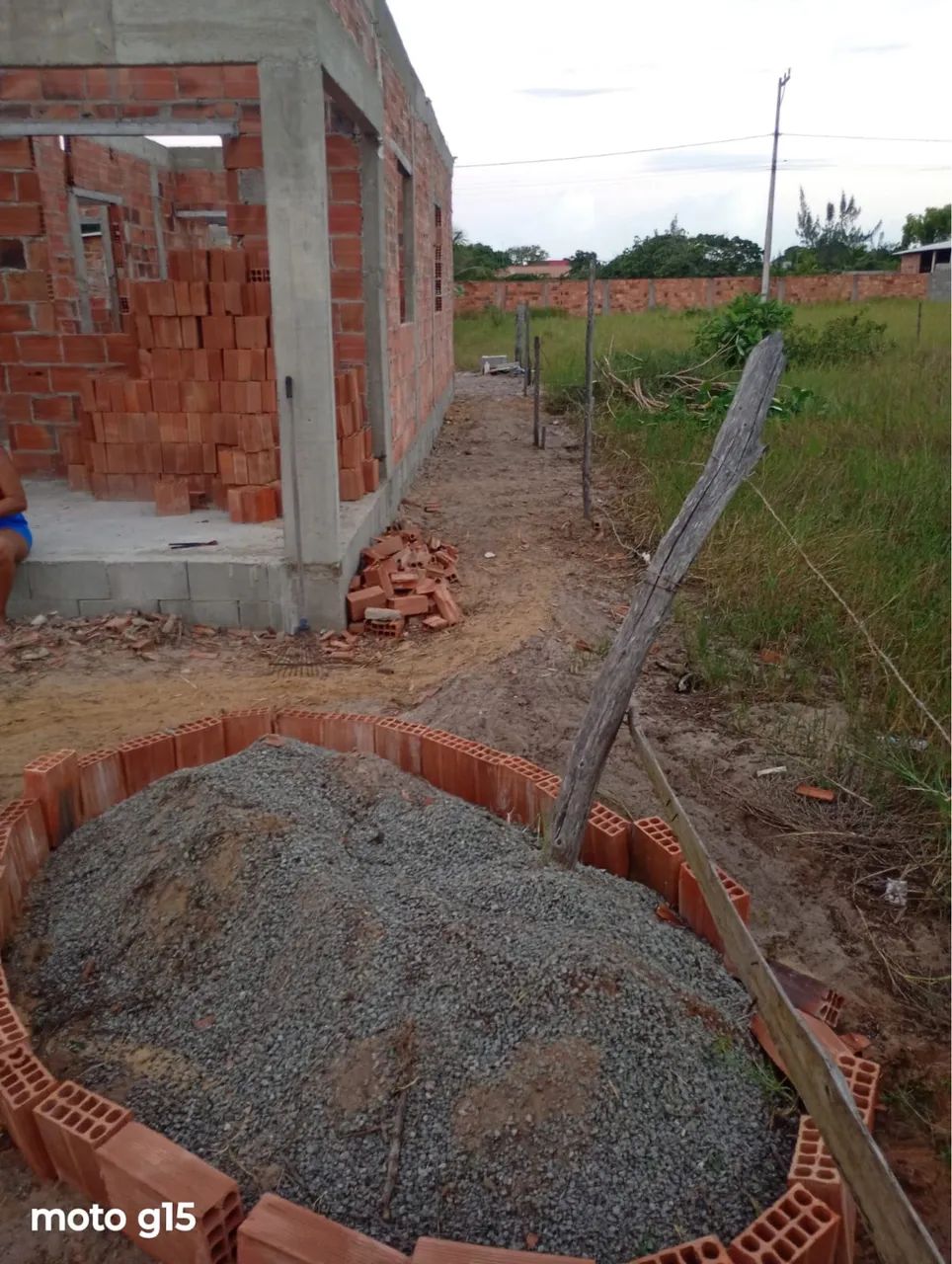 Vendo terreno com casa em ponto de laje  - Foto 2
