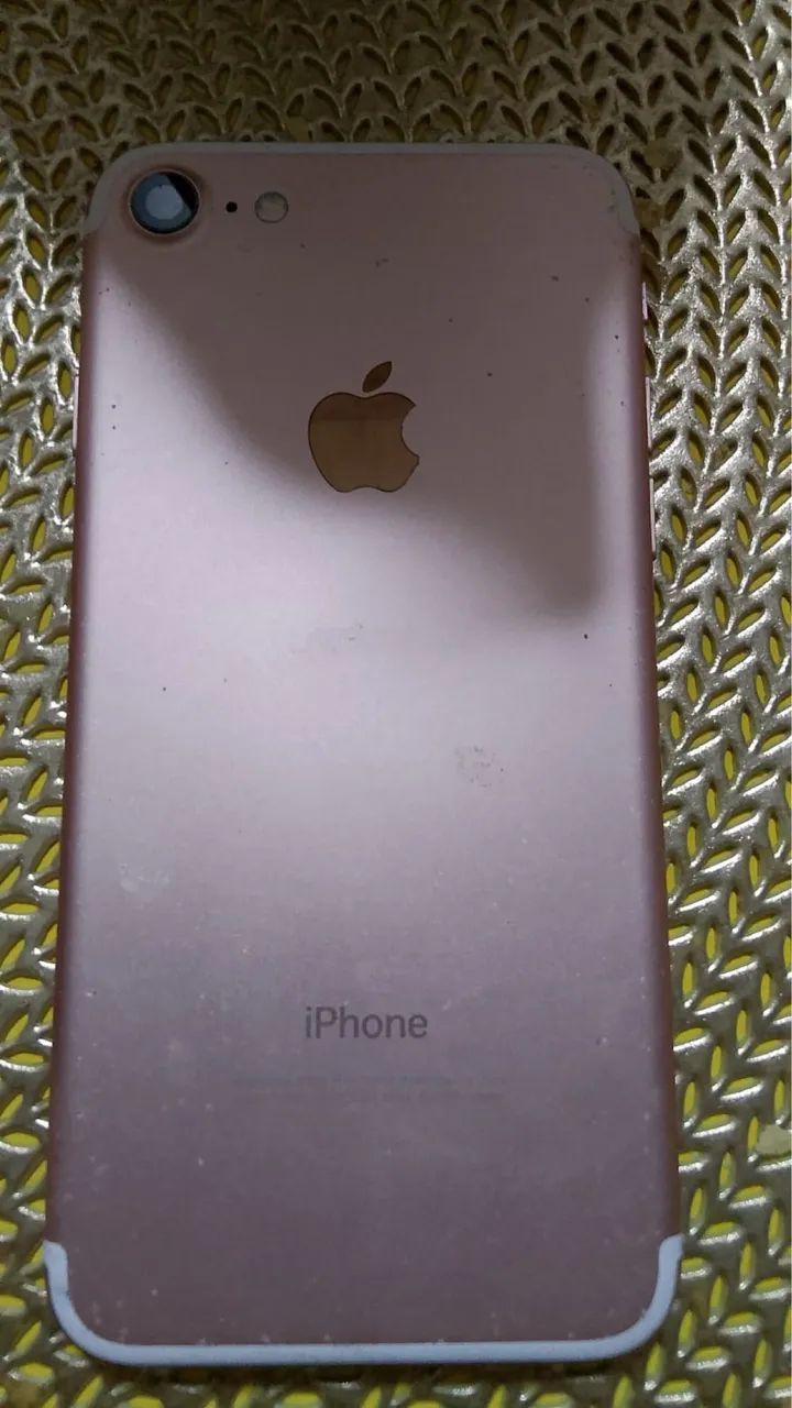 Vendo celular IPHONE 7 usado em bom estado 