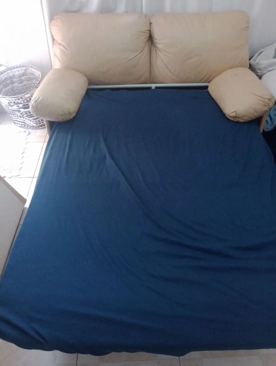 Sofá cama com colchão 
