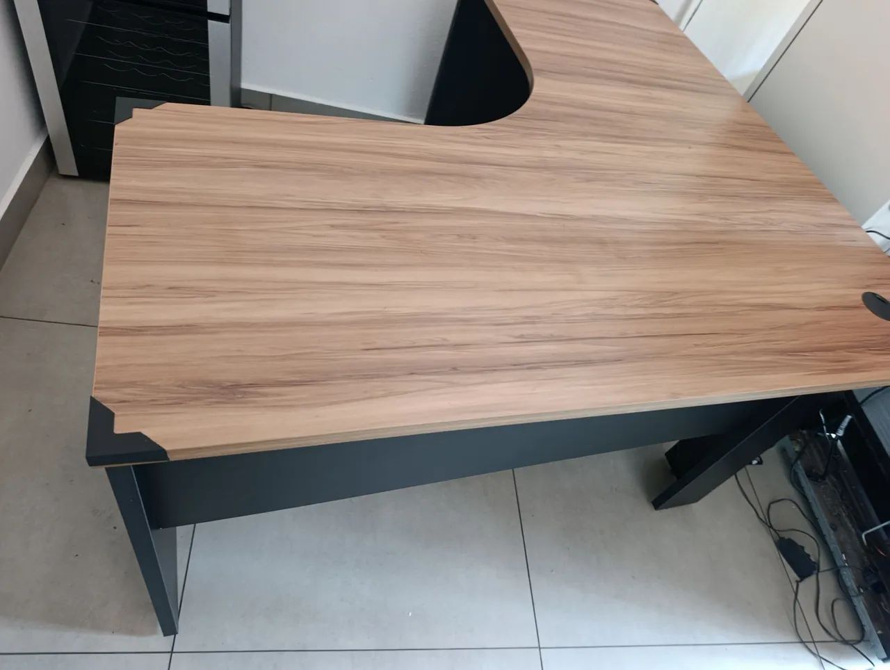 Vende-se mesa de inscritorio novinho 
