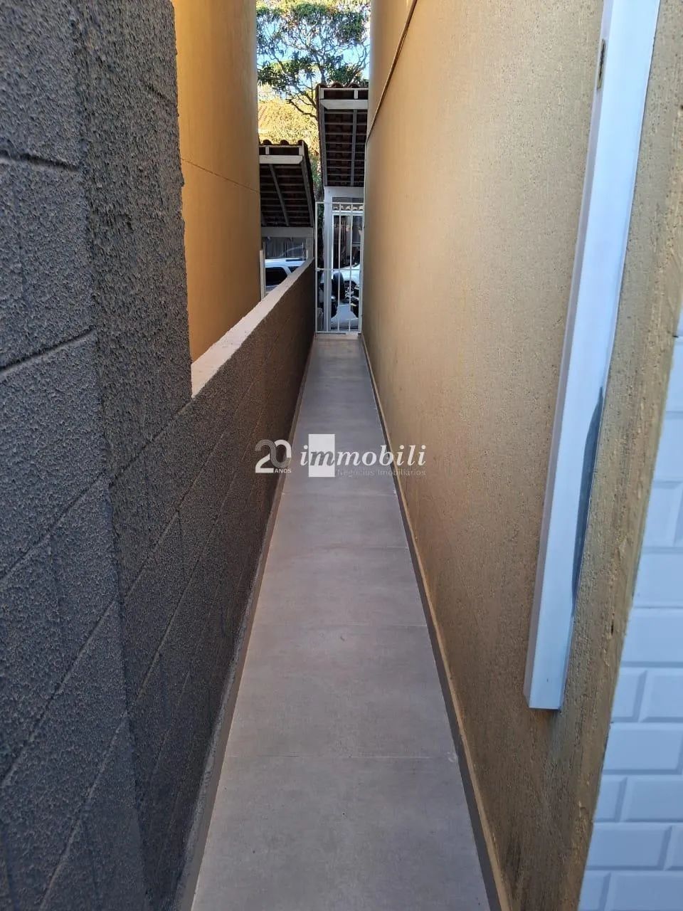 Casa à venda e para alugar em Cotia, Granja Viana, com 2 quartos, com 80 m² - Foto 4