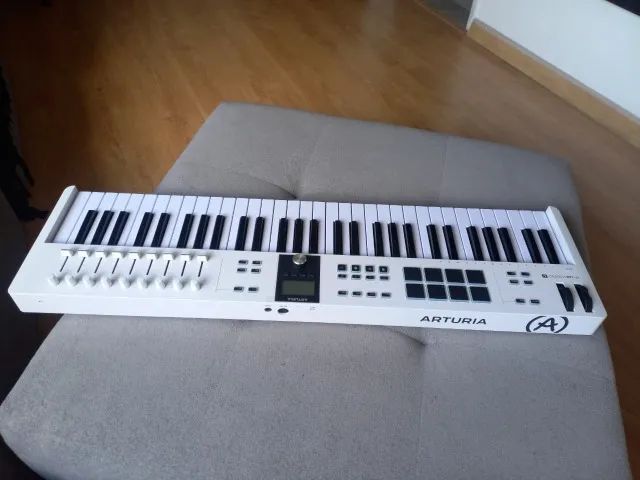 Controlador Arturia Keylab Essential 61 Branco