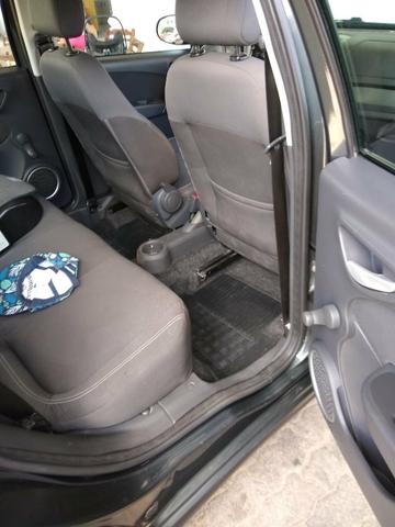 Vendo Grand Siena 2014/2015 1.4 Attractive 8V Flex 4P Manual - Foto 5