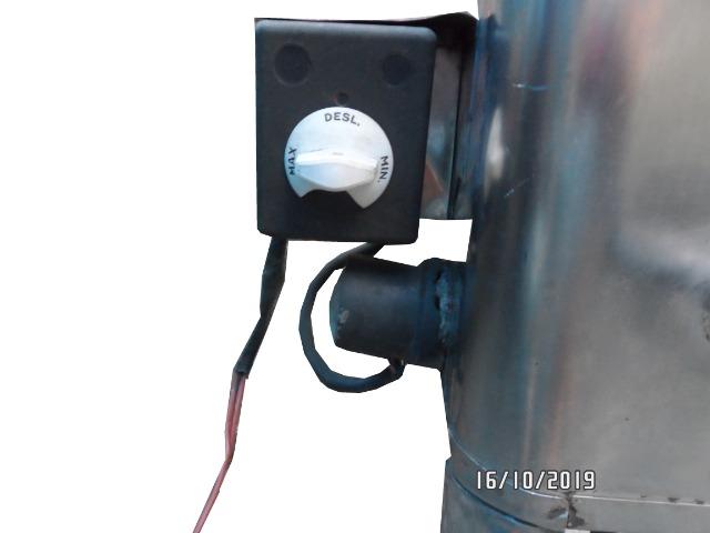 Vendo uma cafeteira usada de inox marca universal 220 volt - Foto 6