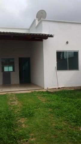 Vendo casa 3 quartos - setor Garavelo - Foto 2